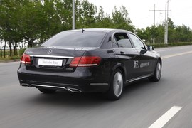 外出试驾2015款奔驰E级