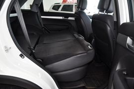 2013款起亚索兰托2.4L汽油四驱豪华版5座