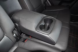 2013款起亚索兰托2.4L汽油四驱豪华版5座