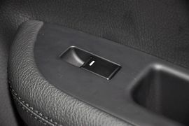 2013款起亚索兰托2.4L汽油四驱豪华版5座