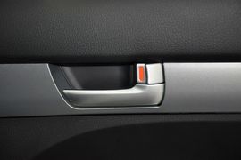 2013款起亚索兰托2.4L汽油四驱豪华版5座