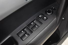 2013款起亚索兰托2.4L汽油四驱豪华版5座