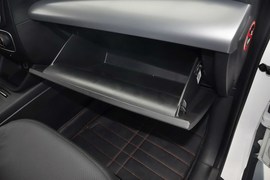 2013款起亚索兰托2.4L汽油四驱豪华版5座