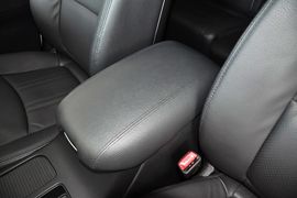 2013款起亚索兰托2.4L汽油四驱豪华版5座