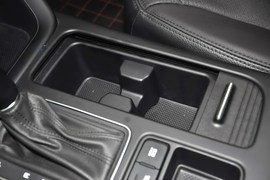 2013款起亚索兰托2.4L汽油四驱豪华版5座