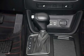 2013款起亚索兰托2.4L汽油四驱豪华版5座