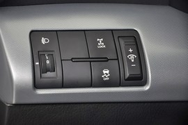 2013款起亚索兰托2.4L汽油四驱豪华版5座