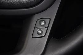 2013款起亚索兰托2.4L汽油四驱豪华版5座