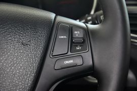 2013款起亚索兰托2.4L汽油四驱豪华版5座