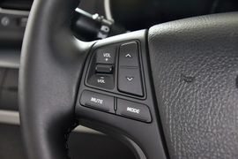 2013款起亚索兰托2.4L汽油四驱豪华版5座