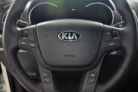 2013款起亚索兰托2.4L汽油四驱豪华版5座