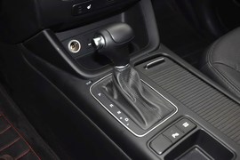 2013款起亚索兰托2.4L汽油四驱豪华版5座