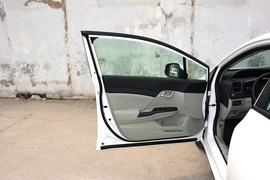 2014款本田思域1.8L自动经典版