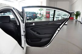 2013款起亚凯尊2.4L商务天窗型