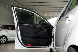 2013款起亚凯尊2.4L商务天窗型