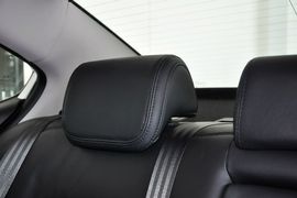 2013款起亚凯尊2.4L商务天窗型