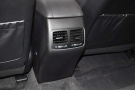 2013款起亚凯尊2.4L商务天窗型