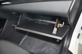 2013款起亚凯尊2.4L商务天窗型