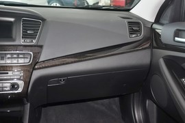 2013款起亚凯尊2.4L商务天窗型