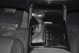2013款起亚凯尊2.4L商务天窗型