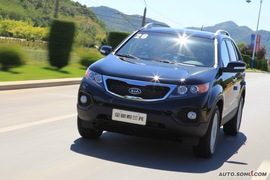 2009款起亚索兰托大连试驾