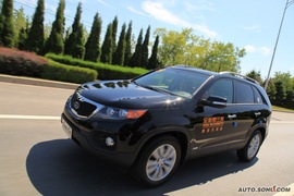 2009款起亚索兰托大连试驾