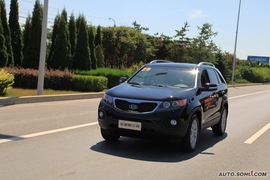 2009款起亚索兰托大连试驾