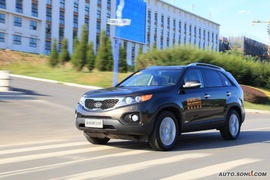 2009款起亚索兰托大连试驾