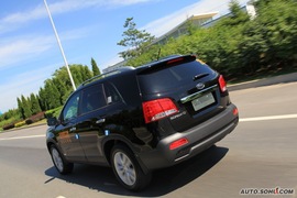 2009款起亚索兰托大连试驾