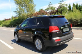 2009款起亚索兰托大连试驾