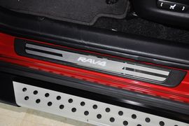 2013款丰田RAV4