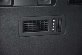 2013款现代全新胜达2.4L自动四驱尊贵型