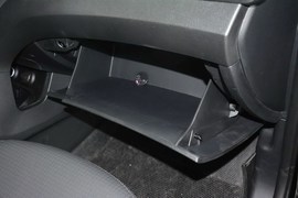 2013款现代全新胜达2.4L自动四驱尊贵型