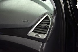 2013款现代全新胜达2.4L自动四驱尊贵型