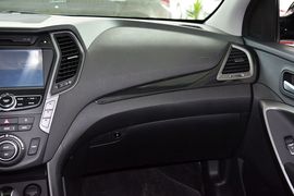 2013款现代全新胜达2.4L自动四驱尊贵型