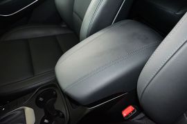 2013款现代全新胜达2.4L自动四驱尊贵型