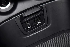 2013款现代全新胜达2.4L自动四驱尊贵型