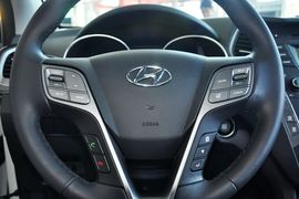 2013款现代全新胜达2.4L自动四驱尊贵型
