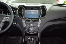2013款现代全新胜达2.4L自动四驱尊贵型