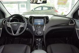 2013款现代全新胜达2.4L自动四驱尊贵型