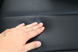 逸动1.5T车型内饰