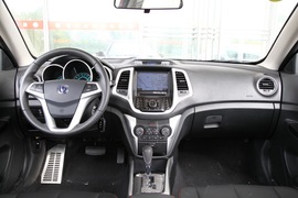 逸动1.5T车型内饰