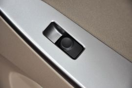 2014款现代瑞纳三厢1.4L自动领先型GLX