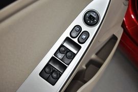 2014款现代瑞纳三厢1.4L自动领先型GLX