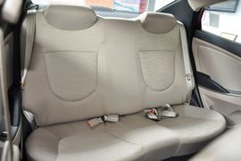 2014款现代瑞纳三厢1.4L自动领先型GLX