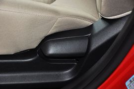 2014款现代瑞纳三厢1.4L自动领先型GLX