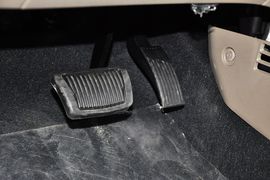 2014款现代瑞纳三厢1.4L自动领先型GLX