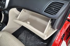 2014款现代瑞纳三厢1.4L自动领先型GLX