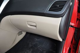 2014款现代瑞纳三厢1.4L自动领先型GLX