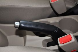 2014款现代瑞纳三厢1.4L自动领先型GLX